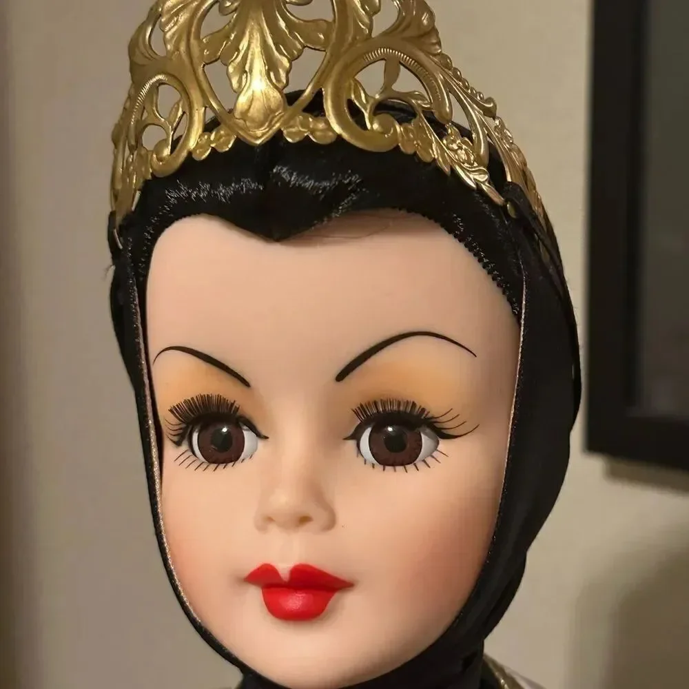 Madame Alexander Snow White Doll with Elegant Cape